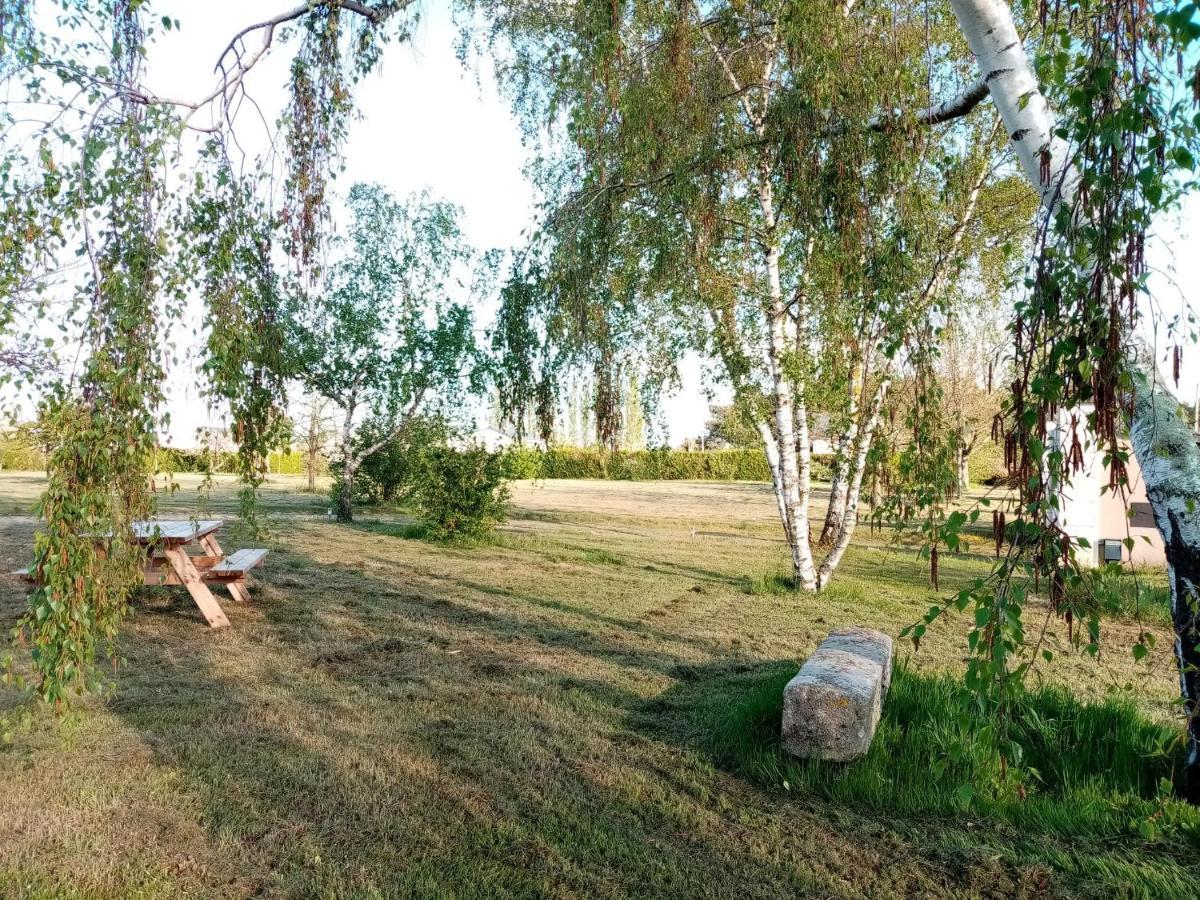 Le Grand Pre Villa Longué Exteriör bild