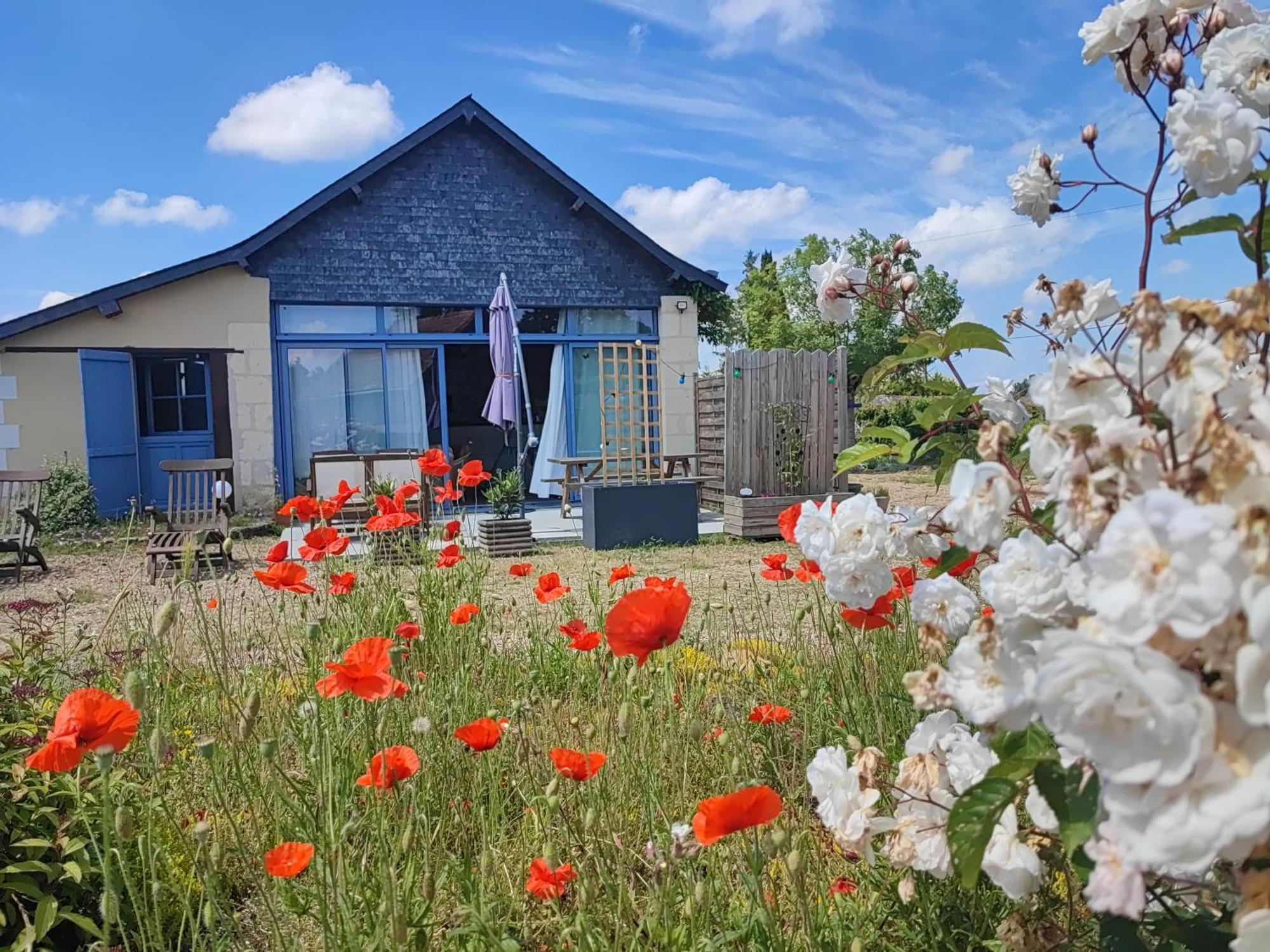 Le Grand Pre Villa Longué Exteriör bild