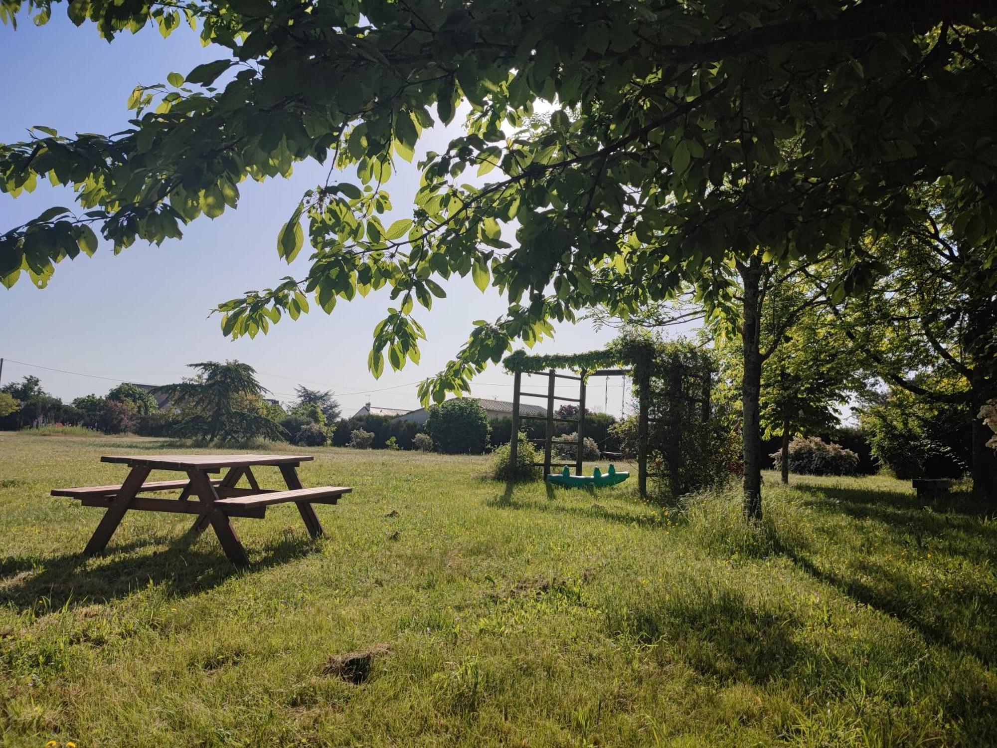 Le Grand Pre Villa Longué Exteriör bild